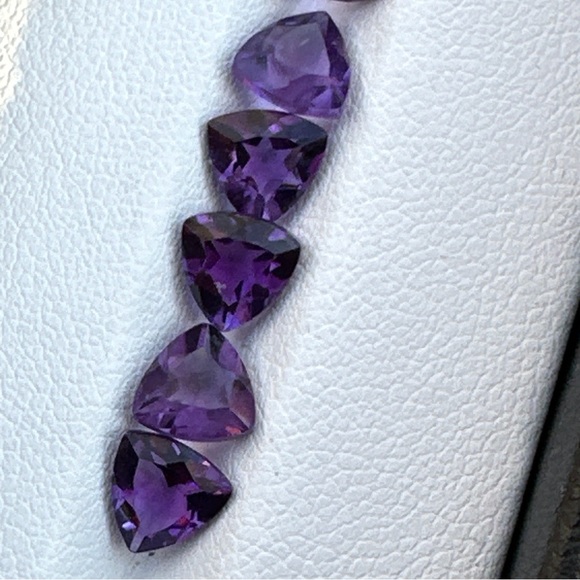 6.97ct Natural Purple Amethyst Trillion Cut Lot - Picture 6 of 17